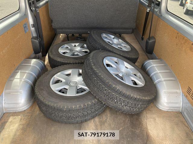 Toyota HIACE VAN 2022-12 8627025-19