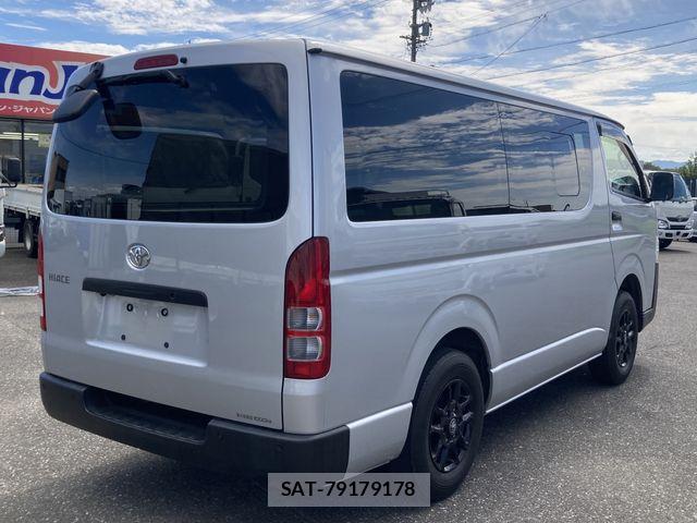 Toyota HIACE VAN 2022-12 8627025-4