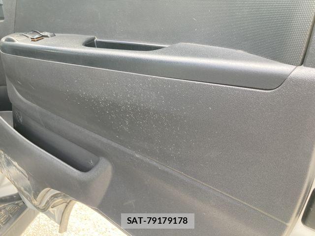 Toyota HIACE VAN 2022-12 8627025-8