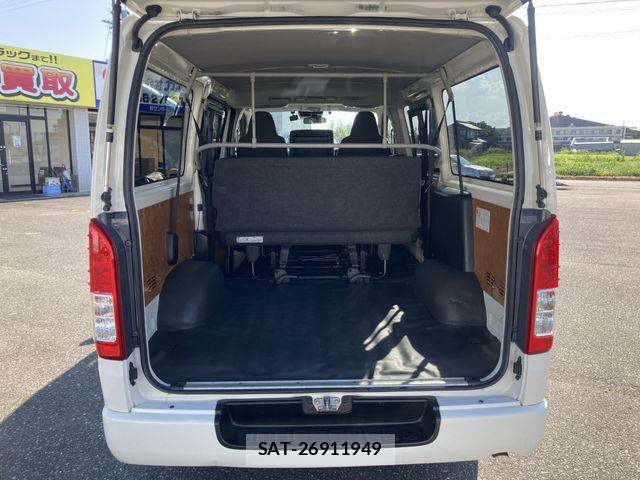 Toyota HIACE VAN 2020-10 8627024-9