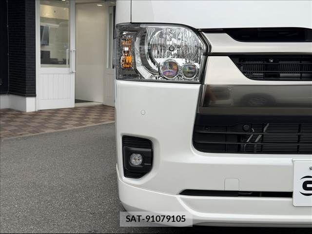 Toyota HIACE VAN 2025-11 8627016-9