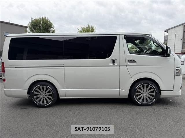 Toyota HIACE VAN 2025-11 8627016-12