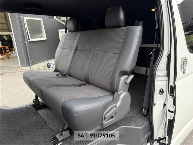 Toyota HIACE VAN 2025-11 8627016-7