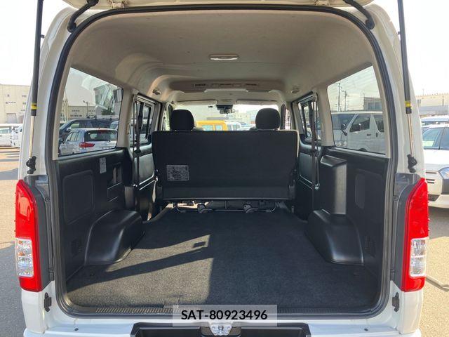 Toyota HIACE VAN 2019-03 8627018-15