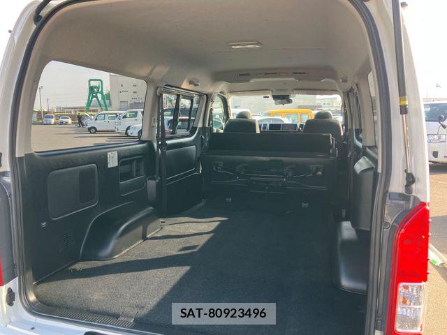 Toyota HIACE VAN 2019-03 8627018-16