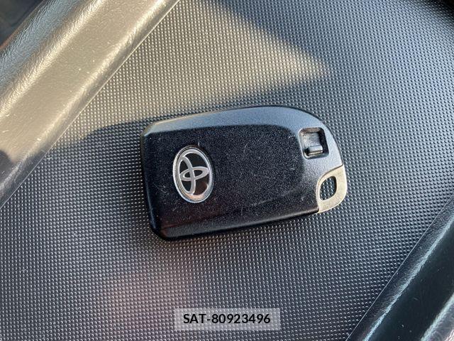 Toyota HIACE VAN 2019-03 8627018-17
