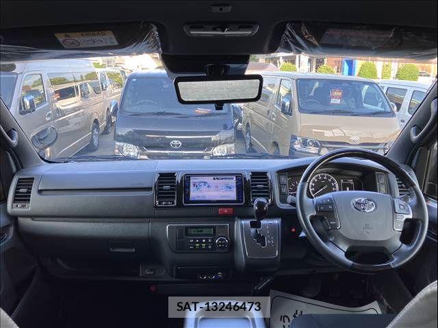 Toyota HIACE VAN 2025-04 8627017-3