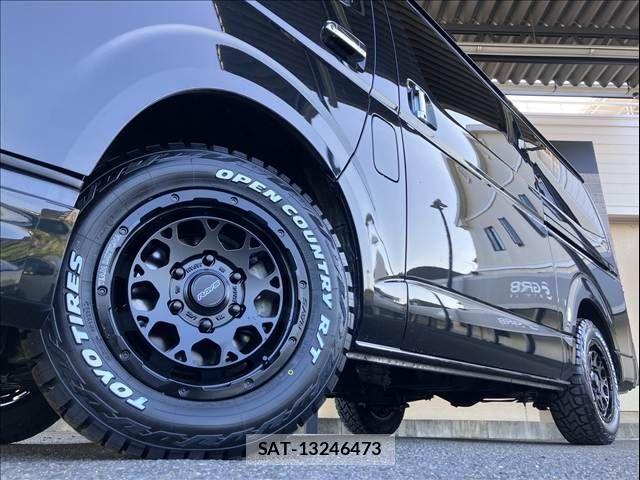 Toyota HIACE VAN 2025-04 8627017-8