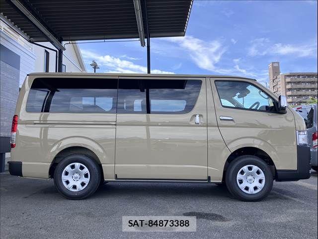 Toyota HIACE VAN 2026-04 8627015-12