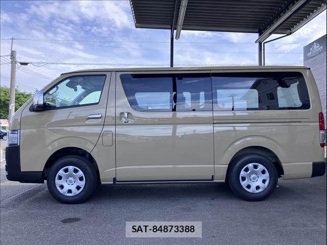 Toyota HIACE VAN 2026-04 8627015-13