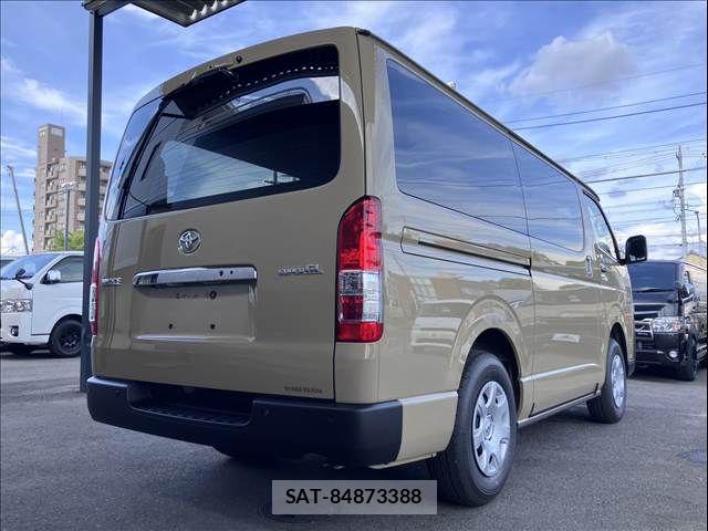 Toyota HIACE VAN 2026-04 8627015-14
