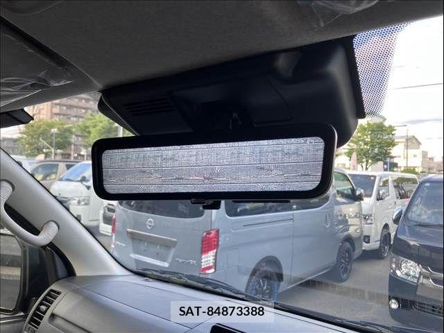 Toyota HIACE VAN 2026-04 8627015-18