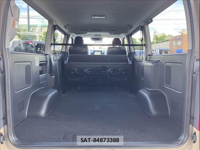 Toyota HIACE VAN 2026-04 8627015-19