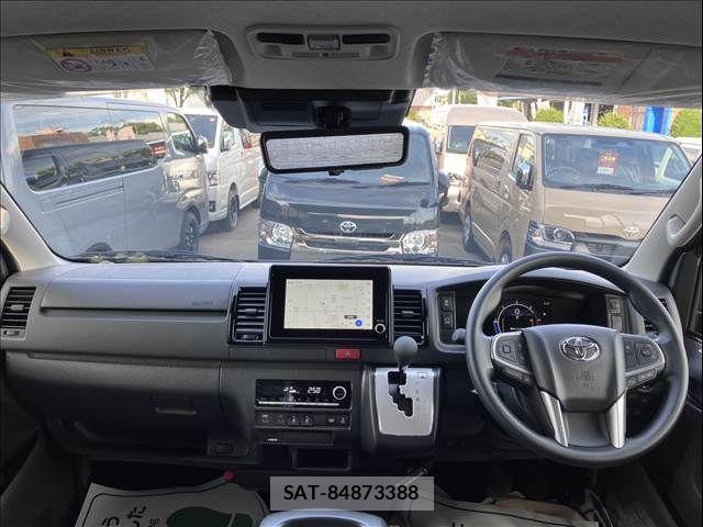 Toyota HIACE VAN 2026-04 8627015-3
