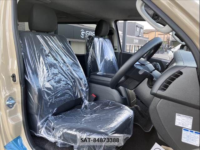Toyota HIACE VAN 2026-04 8627015-6
