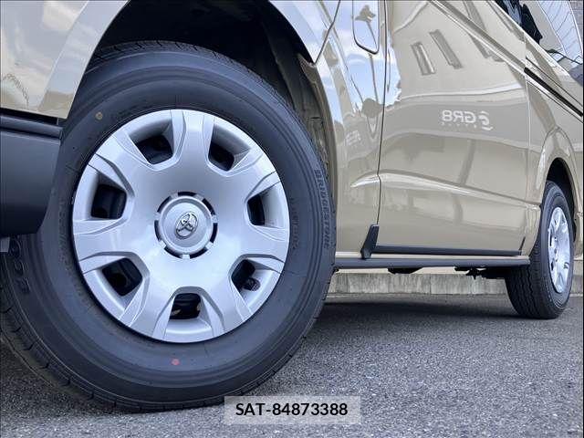 Toyota HIACE VAN 2026-04 8627015-8