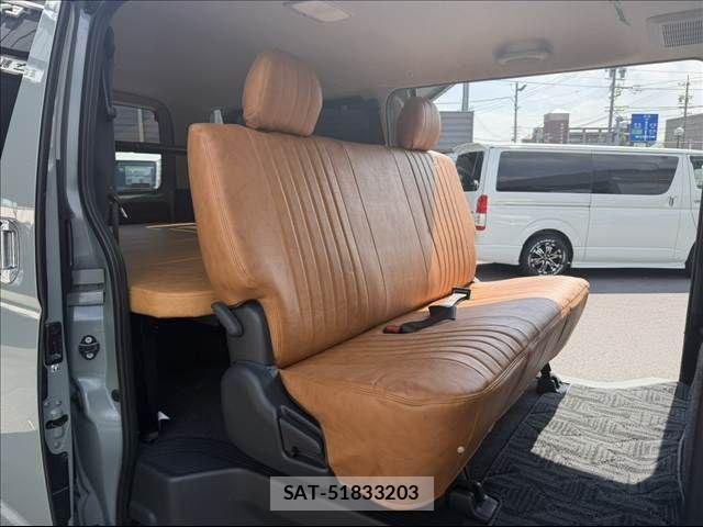 Toyota HIACE VAN 2024-06 8659364-9