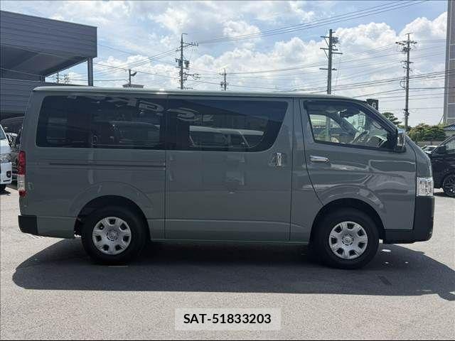 Toyota HIACE VAN 2024-06 8659364-12