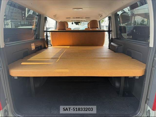 Toyota HIACE VAN 2024-06 8659364-19