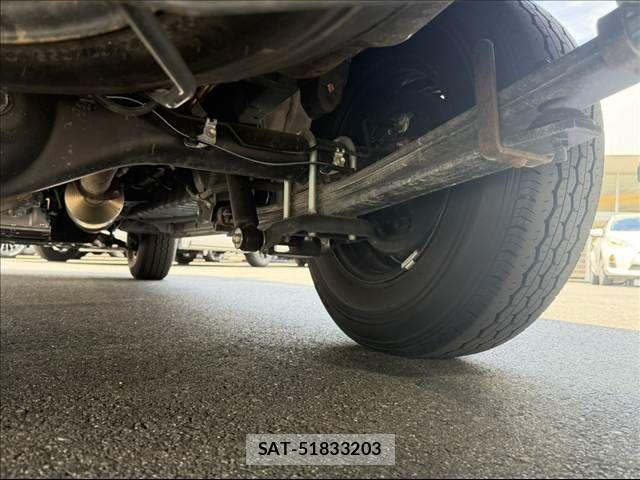 Toyota HIACE VAN 2024-06 8659364-23