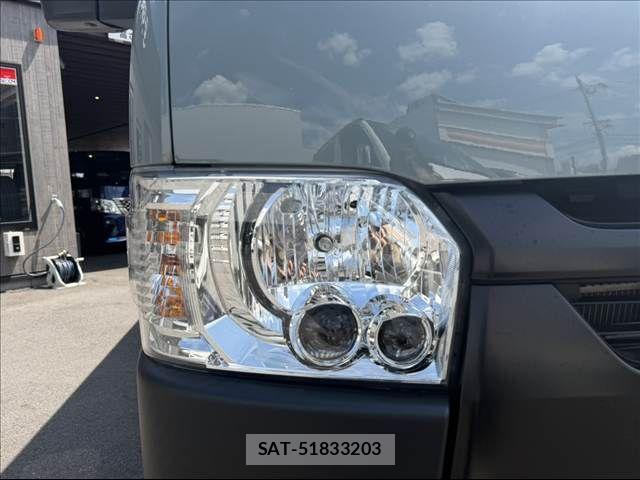 Toyota HIACE VAN 2024-06 8659364-24