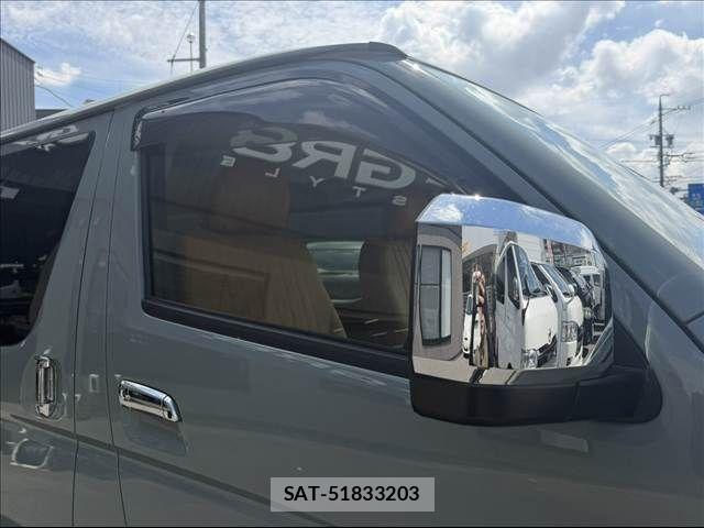 Toyota HIACE VAN 2024-06 8659364-28