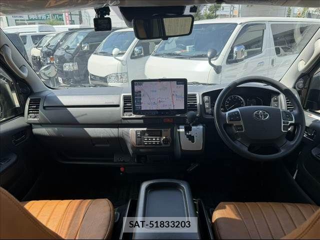 Toyota HIACE VAN 2024-06 8659364-3