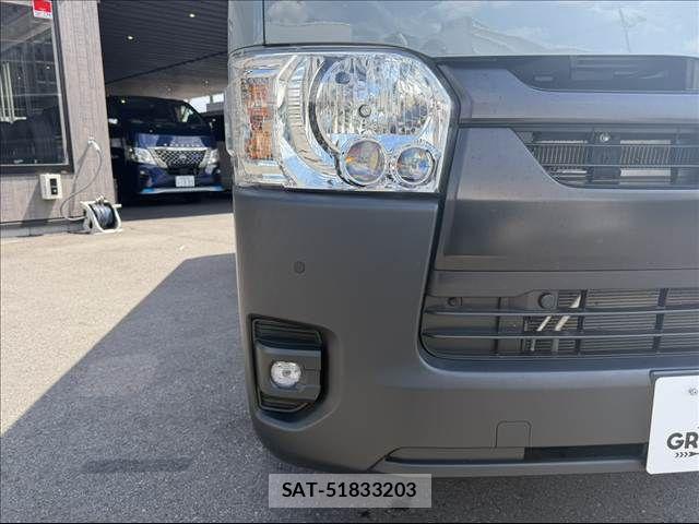 Toyota HIACE VAN 2024-06 8659364-4