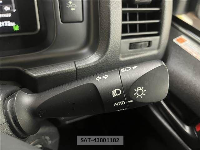 Toyota HIACE VAN 2023-10 8666238-16