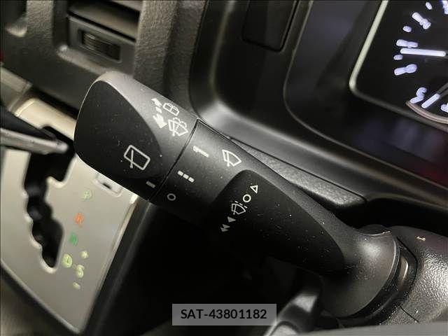 Toyota HIACE VAN 2023-10 8666238-17