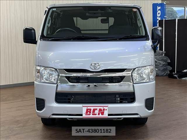 Toyota HIACE VAN 2023-10 8666238-1
