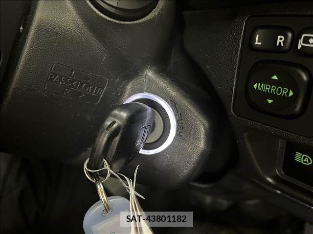 Toyota HIACE VAN 2023-10 8666238-20