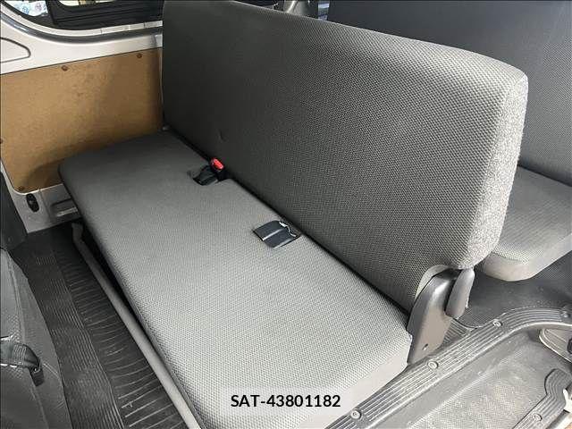 Toyota HIACE VAN 2023-10 8666238-29
