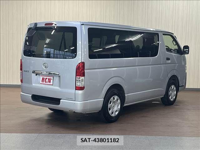 Toyota HIACE VAN 2023-10 8666238-4