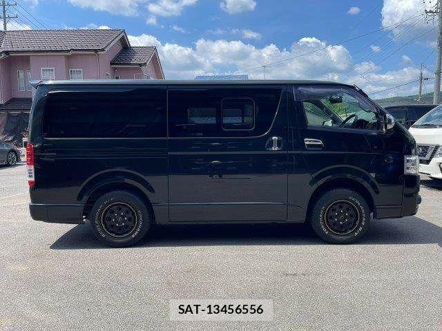 Toyota HIACE VAN 2014-08 8666239-17