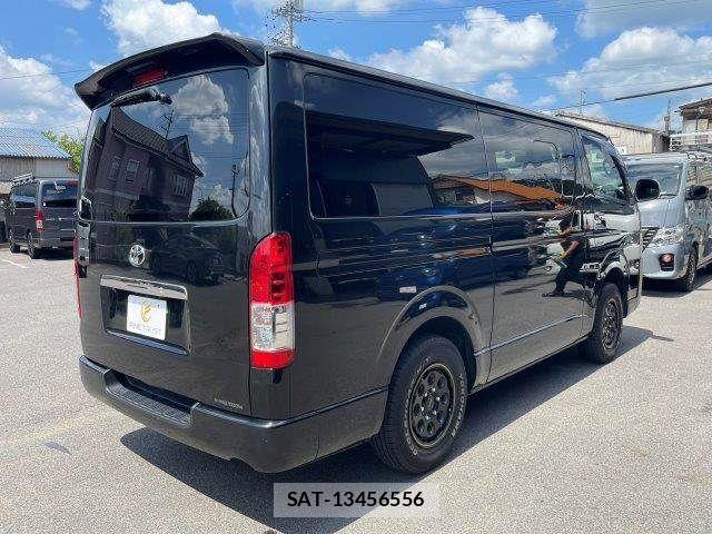 Toyota HIACE VAN 2014-08 8666239-18