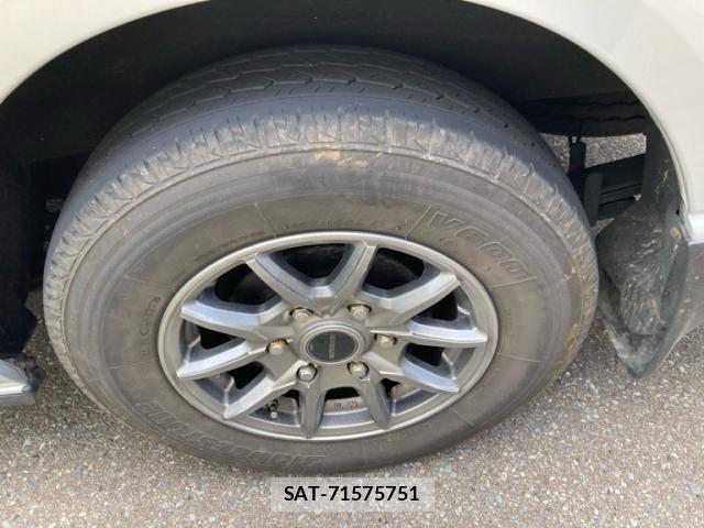 Toyota HIACE VAN 2020-06 8659369-13
