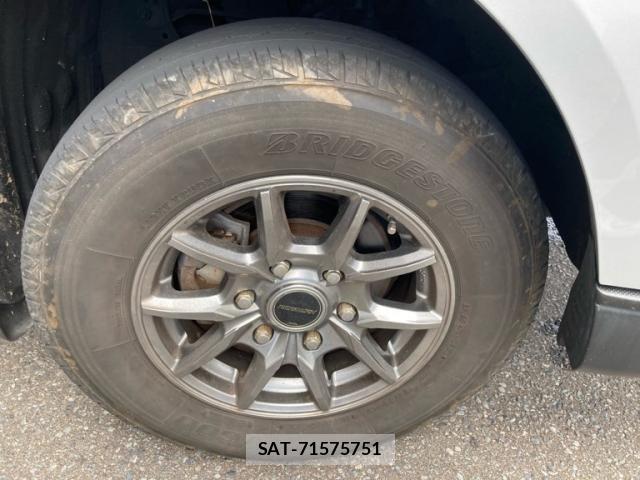 Toyota HIACE VAN 2020-06 8659369-15