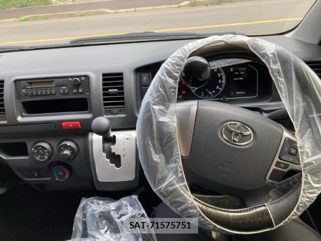 Toyota HIACE VAN 2020-06 8659369-19