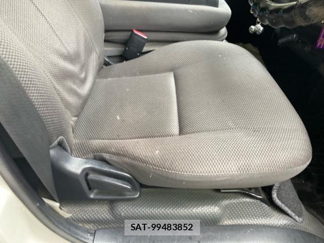Toyota HIACE VAN 2013-11 8659368-12