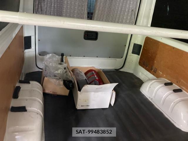 Toyota HIACE VAN 2013-11 8659368-16