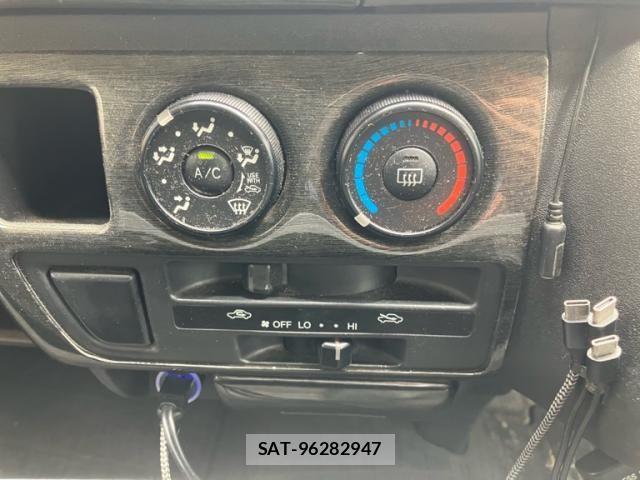Toyota HIACE VAN 2007-11 8659376-20