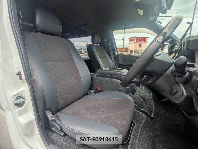 Toyota HIACE VAN 2020-07 8659365-12