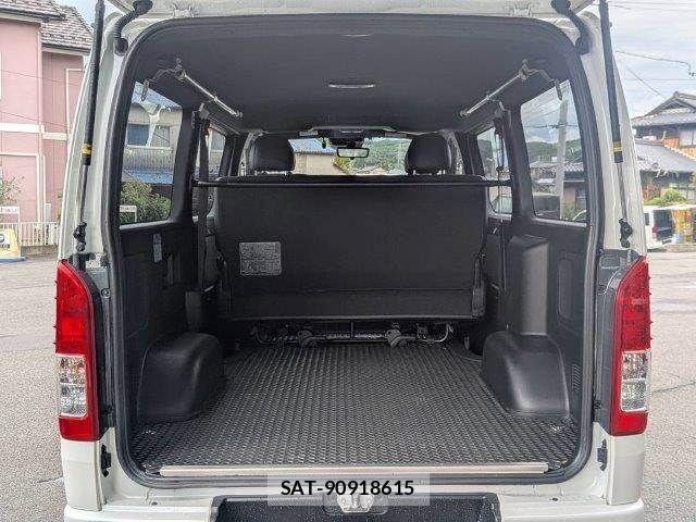 Toyota HIACE VAN 2020-07 8659365-14