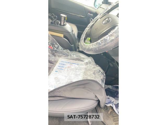 Toyota HIACE VAN 2020-04 8659367-12