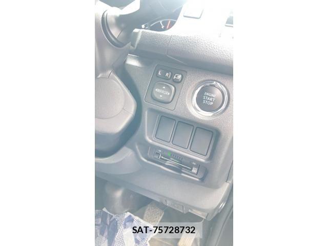 Toyota HIACE VAN 2020-04 8659367-16