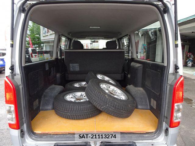 Toyota HIACE VAN 2012-08 8659377-17