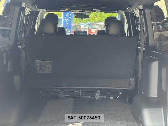 Toyota HIACE VAN 2022-11 8742552-12