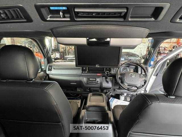 Toyota HIACE VAN 2022-11 8742552-13