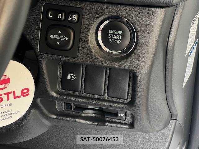 Toyota HIACE VAN 2022-11 8742552-16